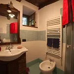 Rum i privatbostad La Vecchia Casa Rosa *