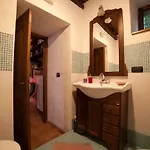 Rum i privatbostad La Vecchia Casa Rosa Cannero Riviera