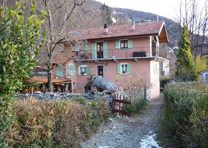 La Vecchia Casa Rosa Cannero Riviera