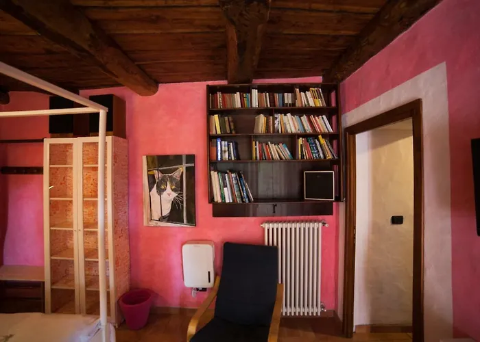 La Vecchia Casa Rosa *