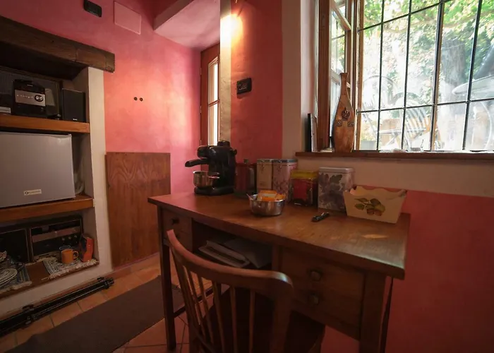 منزل للإقامة La Vecchia Casa Rosa